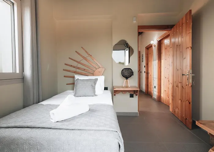 Di Leon - Uniquely Designed With Pool In A Picturesque Village Near Famous Porto Limnionas, Offering Exceptional Hospitality By Mana Gers Agios Leon