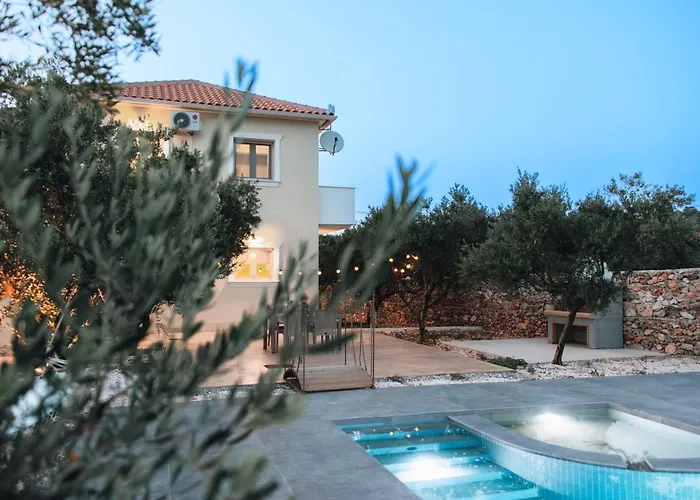 Villa Di Leon - Uniquely Designed With Pool In A Picturesque Village Near Famous Porto Limnionas, Offering Exceptional Hospitality By Mana Gers *
