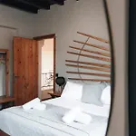 Vilă Di Leon - Uniquely Designed With Pool In A Picturesque Village Near Famous Porto Limnionas, Offering Exceptional Hospitality By Mana Gers