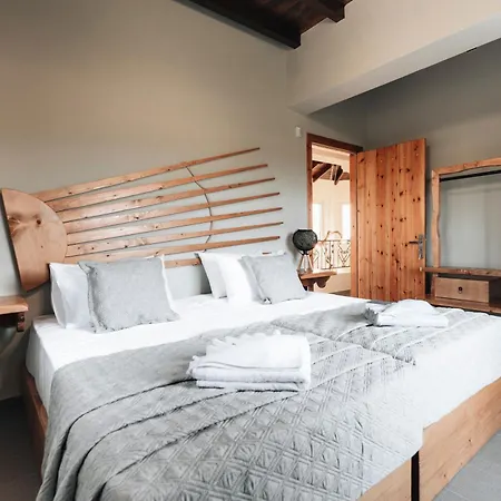 Di Leon - Uniquely Designed With Pool In A Picturesque Village Near Famous Porto Limnionas, Offering Exceptional Hospitality By Mana Gers