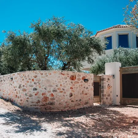 Di Leon - Uniquely Designed With Pool In A Picturesque Village Near Famous Porto Limnionas, Offering Exceptional Hospitality By Mana Gers Villa *