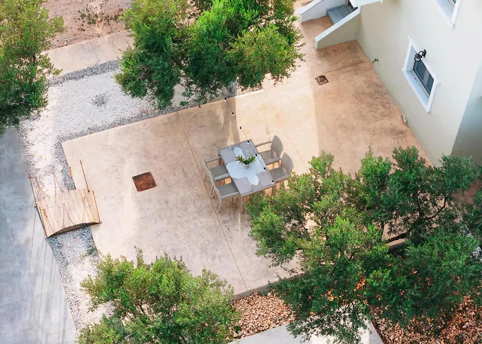 Di Leon - Uniquely Designed With Pool In A Picturesque Village Near Famous Porto Limnionas, Offering Exceptional Hospitality By Mana Gers Agios Leon