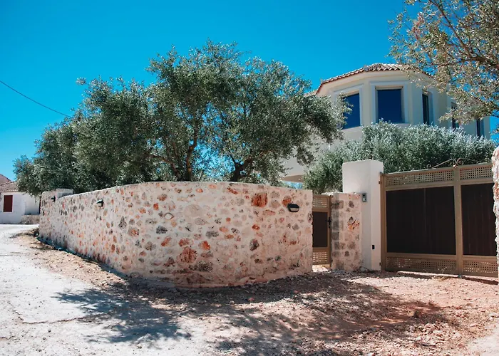 Di Leon - Uniquely Designed With Pool In A Picturesque Village Near Famous Porto Limnionas, Offering Exceptional Hospitality By Mana Gers Willa *