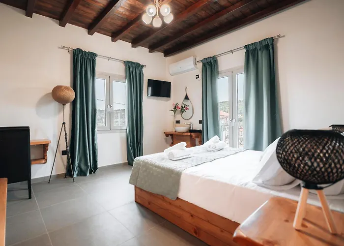 Willa Di Leon - Uniquely Designed With Pool In A Picturesque Village Near Famous Porto Limnionas, Offering Exceptional Hospitality By Mana Gers